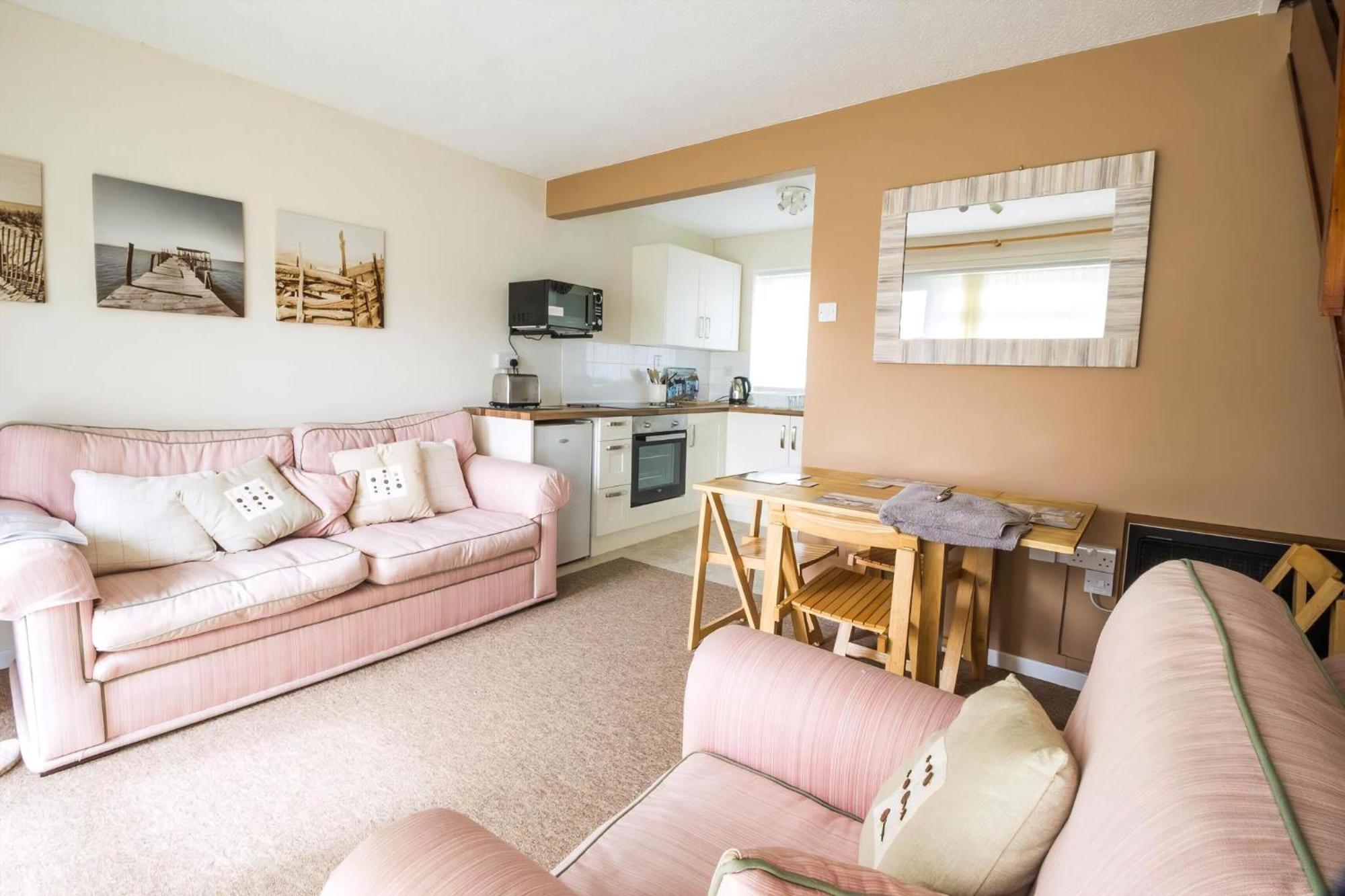 Lovely 4 Berth Chalet To Hire In Hemsby Nearby The Beach Ref 18177B Exterior photo