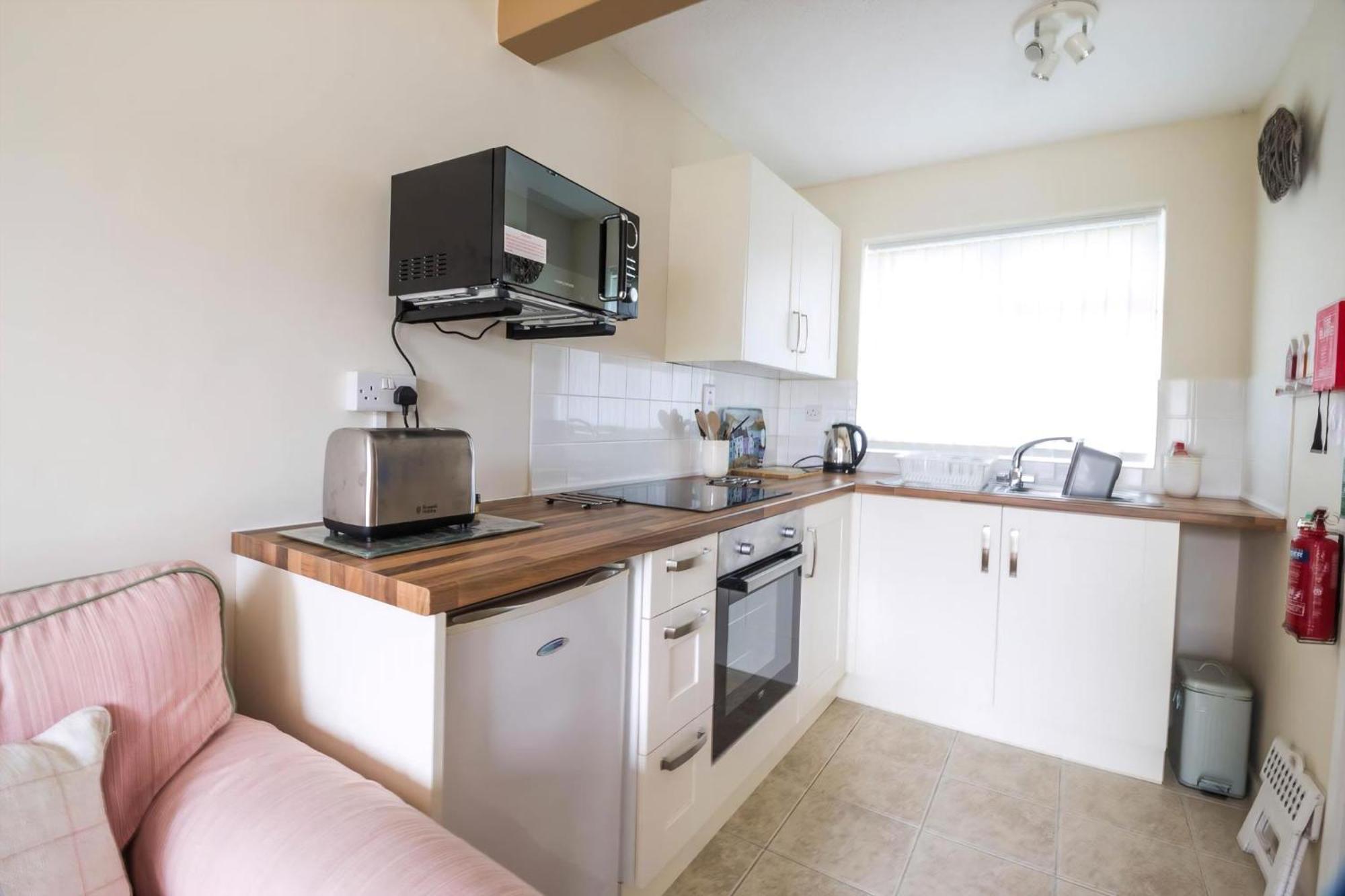 Lovely 4 Berth Chalet To Hire In Hemsby Nearby The Beach Ref 18177B Exterior photo