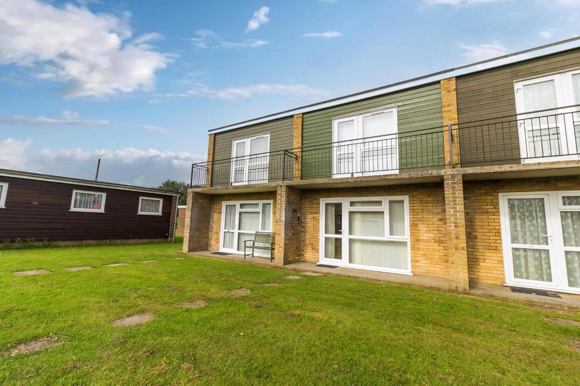 Lovely 4 Berth Chalet To Hire In Hemsby Nearby The Beach Ref 18177B Exterior photo