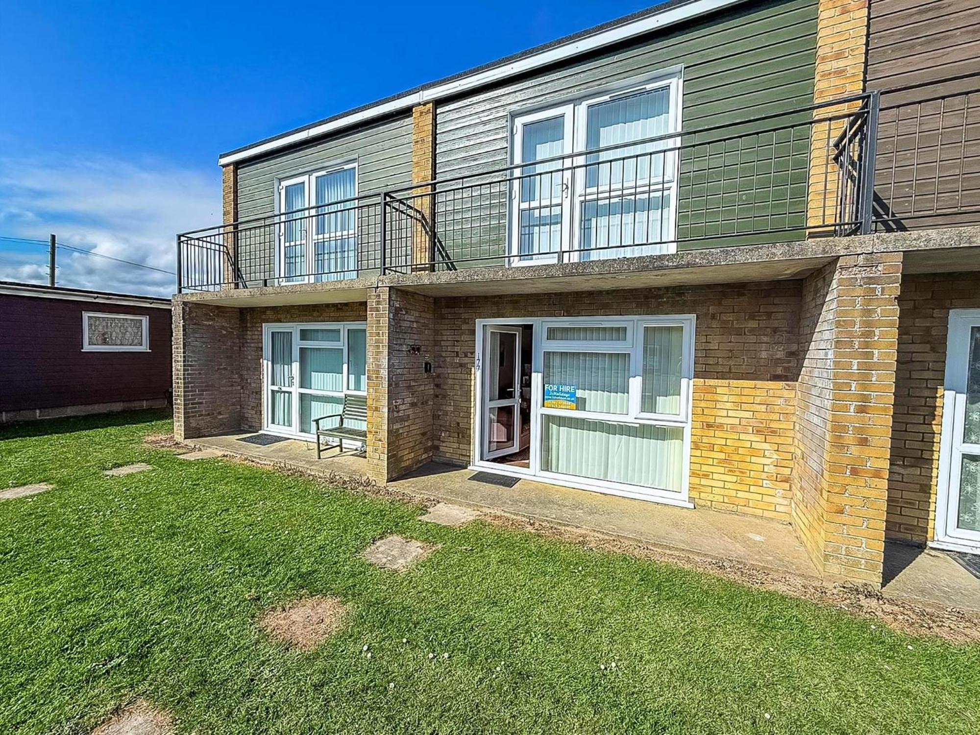 Lovely 4 Berth Chalet To Hire In Hemsby Nearby The Beach Ref 18177B Exterior photo