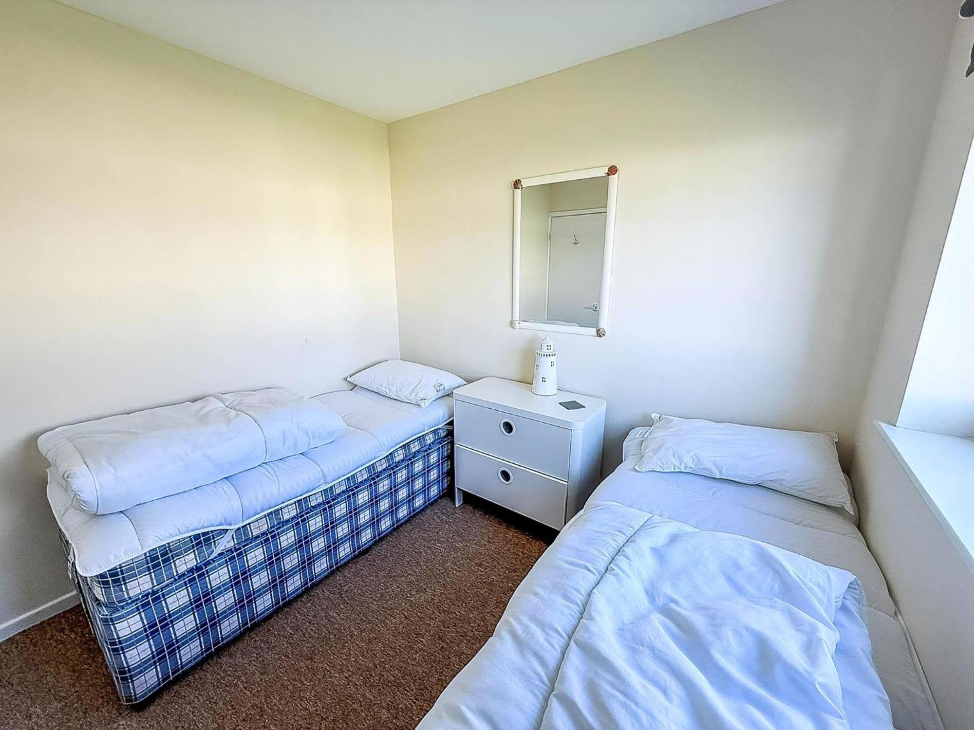 Lovely 4 Berth Chalet To Hire In Hemsby Nearby The Beach Ref 18177B Exterior photo